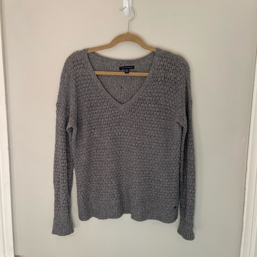 AE V-neck Sweater